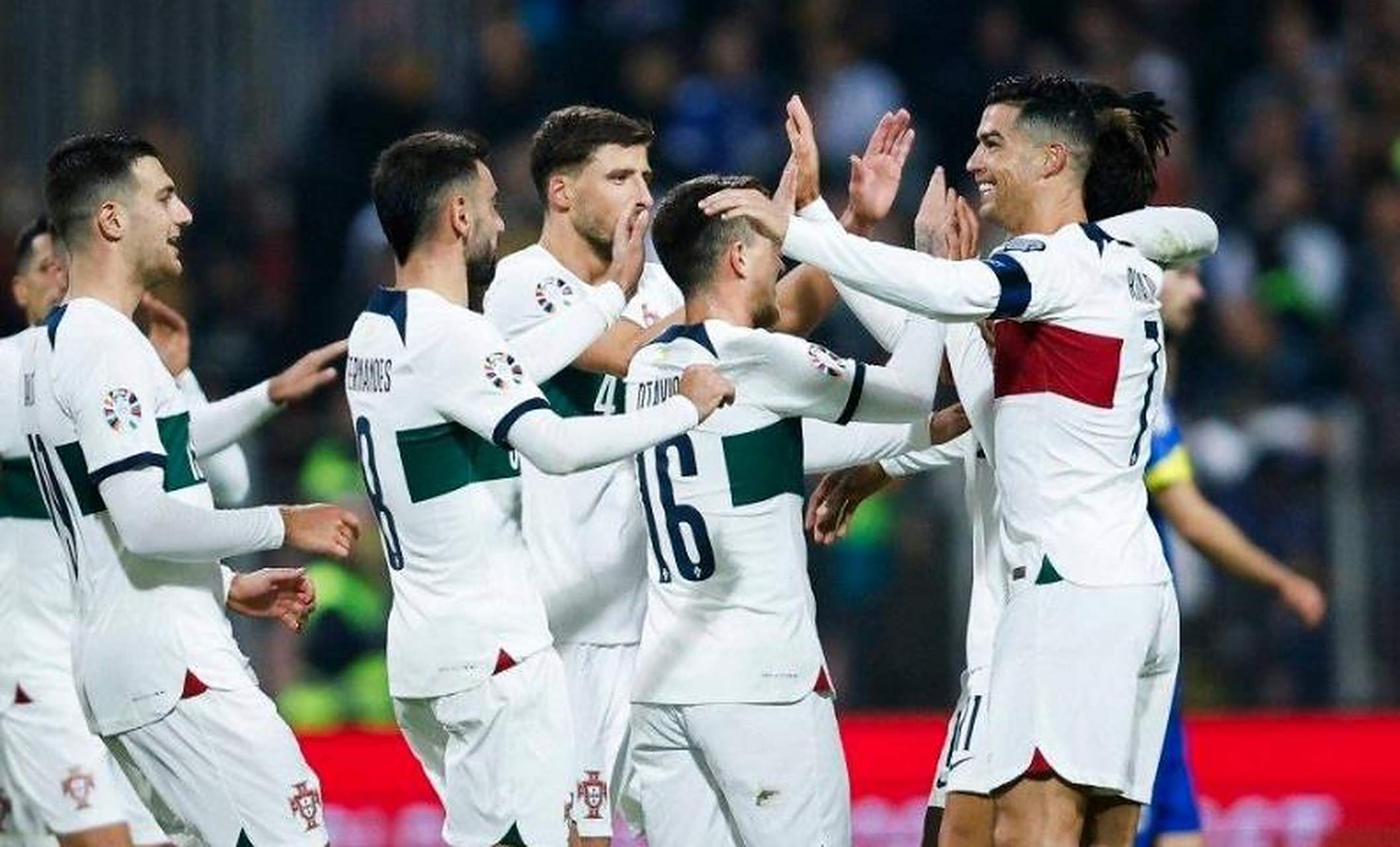 包含瞩目盛会,欧预赛呈现出越来越激烈的竞争的词条 包含瞩目盛会,欧预赛呈现出越来越激烈的竞争的词条